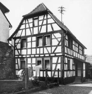 Fachwerkwohnhaus; Dreieich, Fahrgasse 8