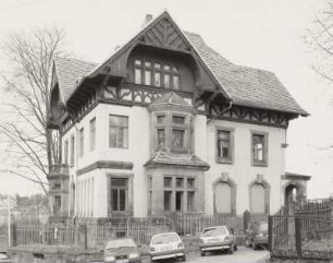 Mittweida, Villa : Mittweida. Villa, Johan-Sebastian-Bach-Straße 1, (um 1900). Eingangsseite