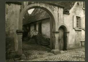 Tor Schlußstein mit Winzerzeichen, 1708
