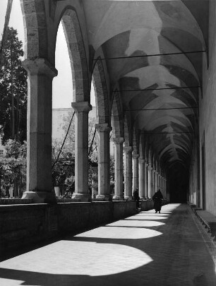 Neapel. Chiostro delle Maioliche (1310-1340). Nordflügel des Kreuzganges
