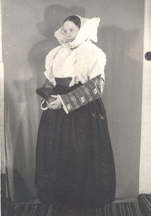 Beichtbraut : Kleidung - Hoyerswerdaer Tracht. Ort: Wojerecy / Hoyerswerda. Beichtbraut.