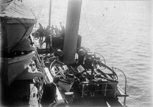An Deck : An Deck eines Dampfschiffes
