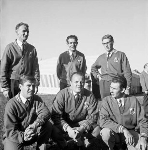 C.I.P.S. (Confédération Internationale de la Pêche Sportive) 16. Welt-Wettfischen: Die Sieger des Mannschaftswettbewerbes Joef van Deur, Willem vab Deur, Franz van Deur, Willem Dekker und Arnoldus Ten Otter aus den Niederlanden mit ihrem Betreuer Hulb Barendregt