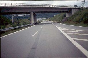 Fahrbahn West (AK Hegau Richtung Schaffhausen): Brücke von Norden