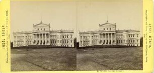 Putbus, Insel Rügen. Schloß Putbus (Umbau 1827-1832; J. G. Steinmeyer), Ostseite. Stereofoto (Albuminpapier auf Karton mit Atelieraufdruck), 1885