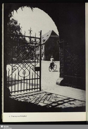4 Eingang zum Schloßhof
