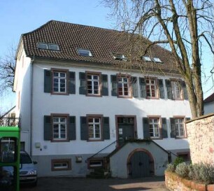 Ev. Pfarrhaus (Massivbau); Dietzenbach, Pfarrgasse 3