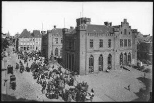 Kolberg. Rathaus und Denkmal