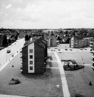 Reeshoop-Gelände: Stormarnstraße: Blockbebauung: Blick vom Hochhaus Ecke Hermann-Löns-Straße Richtung Süd-Osten: im Hintergrund Bildmitte Hochhaus am Bahnhof: im Hintergrund rechts Hochhaus Hamburger Straße