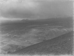 Ebene : Ausbreitungsgebiet der Lavaströme des Monte Rossi am Ätna