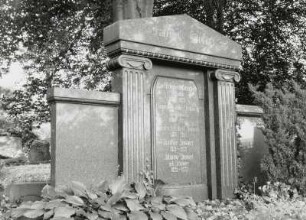 Grabmalanlage der Familie Karl Friedrich Steinert, Olbernhau, Friedhof : Grabmalanlage der Familie Karl Friedrich Steinert (gestorben 1923), Olbernhau (Mittlerer Erzgebirgskreis), Friedhof