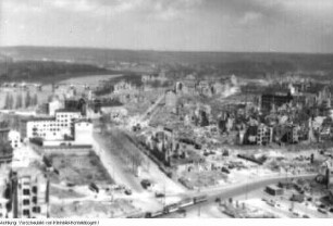 Dresden, zerstörte Innenstadt (Blick vom Rathausturm), nach 1945