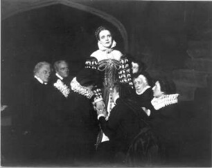 Maria Stuart. Schauspiel von Friedrich Schiller. Staatsschauspiel Dresden, 1923 : Szene mit Antonia Dietrich als Maria Stuart