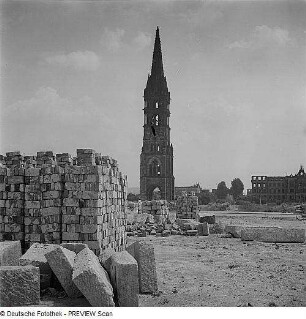 Dresden. Ruine der Johanneskirche nach Abtragung des Langhauses