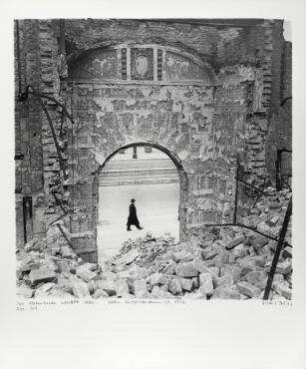Die Aktentasche überlebt Alles.., Berlin Kurfürstendamm 69, 1954