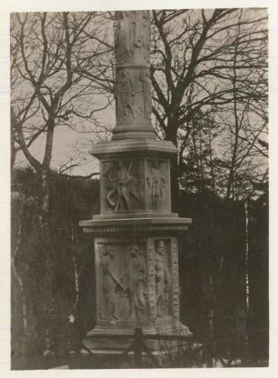 Jupitersäule : Unterteil der Jupitersäule im Saalburg-Kastell