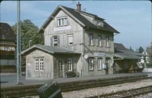 Dettingen/Teck Empfangsgebäude Bahnsteig