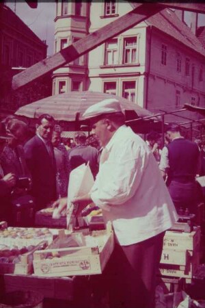 Marktplatz, Detmold, Wochenmarkt; farbig