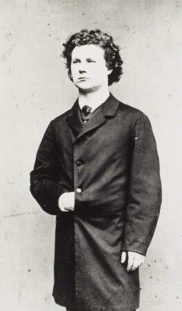 Porträt Hans Köhler (1842-1880; Sänger). Albuminabzug auf Karton (Carte-de-visite mit Atelieraufdruck verso)