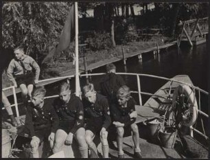 Hitlerjungen auf dem Schulheimschiff "Hans Schemm"
