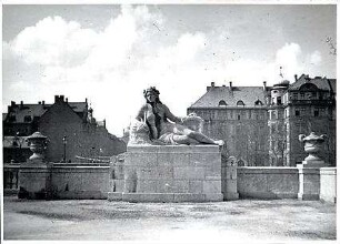 Fischer, Theodor; München; Luitpoldbrücke (Prinzregentenbrücke) - Skulptur