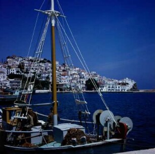 Skopelos. Hafen und Inselhauptstadt