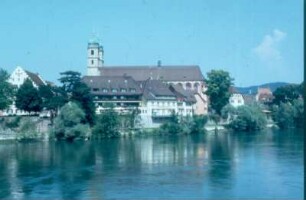 Bad Säckingen. Blick über den Rhein zum Fridolinsmünster