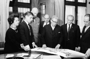 Freiburg: Regierungspräsidium; Bundessieger bei Berufswettkampf des Handwerks, Jörg Bollin beim Regierungspräsidium