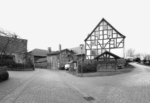 Löwenhof (Hofanlage); Lohfelden, Bachstraße 36