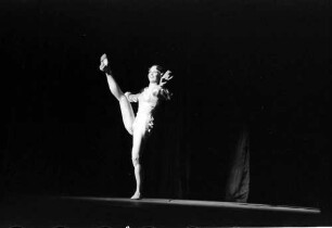 Berlin: Kabarett der Komiker; Mitzis Broadway Novelties tanzen