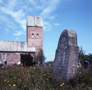 Föhr. Grabstein : Insel Föhr mit Grabstein 'Glücklicher Matthias', der 373 Wale fing