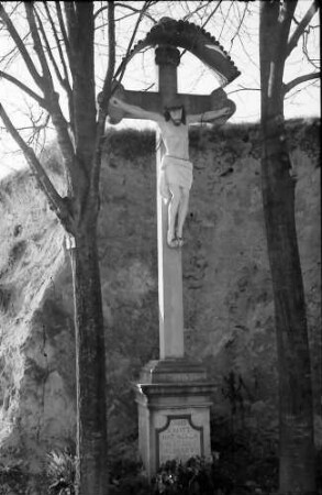Burkheim: Feldkreuz am Burgberg