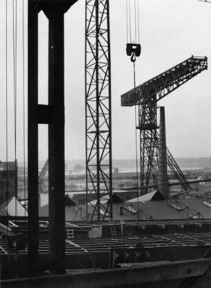 Howaldtswerke-Deutsche Werft, Hamburger Industrie
