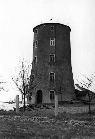 Klipphausen-Pegenau. Turmholländermühle