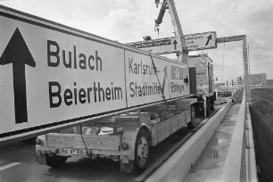 Montage der letzten beiden Schilderbrücken auf der Westtangente und in der Pulverhausstraße im Rahmen der Beschilderung der gesamten Westtangente