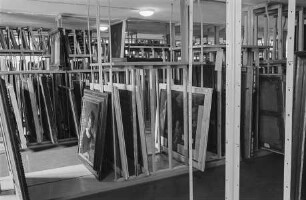 Central Collecting Point Marburg. Depots des Hessischen Staatsarchiv mit eingelagerten Kunstwerken