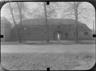 Großräschen, Dorfstraße 16. Gehöft. Wohnhaus mit Durchfahrt. Straßenfront