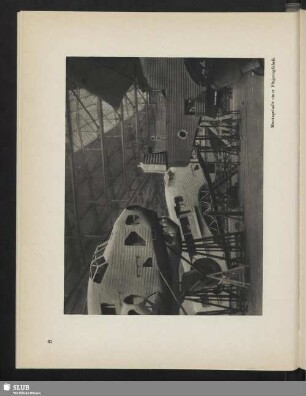 Montagehalle einer Flugzeugfabrik