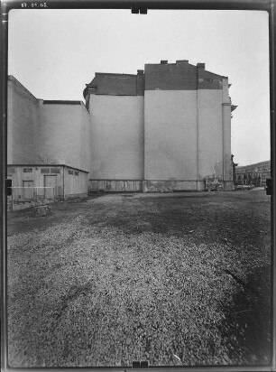 Dresden-Altstadt, Brühlsche Terrasse 1. Kunstakademie, Sitz der Hochschule für Bildende Künste (1885-1894; K. Lipsius). Seitenansicht (Teilansicht) von Westen