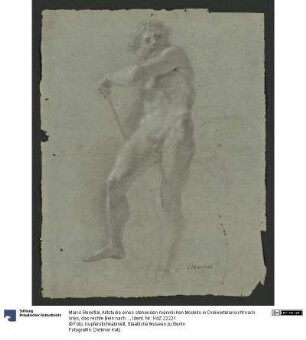 Aktstudie eines stehenden männlichen Modells in Dreiviertelansicht nach links, das rechte Bein nach vorne aufgestellt, den linken Arm vor dem Körper erhoben, als Neptun