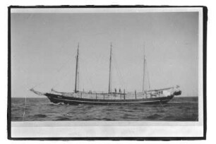 Greta ex Roeloffina Hendrika (1909), Kapitan Claus J. H. Jark, Hamburg