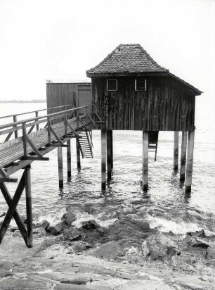 Altes Badehaus am See