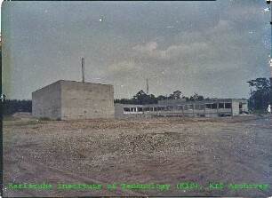 Gebäudekomplex des Teilchenbeschleunigers Zyklotron (Zykl), von Südwesten