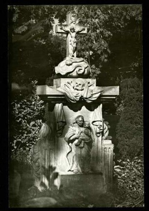 Friedhof. Grabstein mit Kreuz für Franz Joseph Heiligenthal. Vergl. FII h1 388