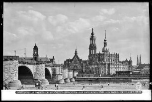 Dresden, Augustusbrücke mit Georgentor und Katholischer Hofkirche