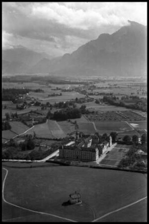Salzburg: Blick zum Untersberg, von der Hohensalzburg
