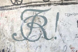 Raum 208 Ostwand 74