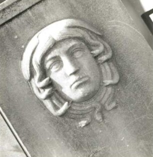 Schillerdenkmal : Schillerdenkmal (1913, S. Werner; Sandstein). Dresden-Neustadt, Albertplatz