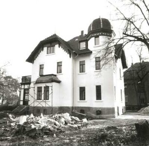 Böhlen-Großdeuben, Hauptstraße 10. Villa (bezeichnet 1902)