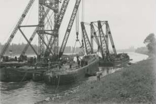 Bergung Kanalschiff "Libelle"/Rhein
